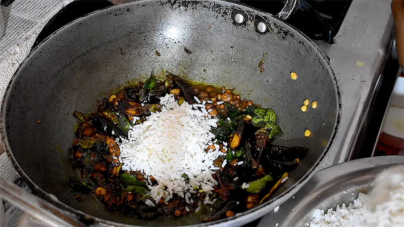 Authentic Andhra Tamarind Pulihora Recipe (Temple-Style Chintapandu Pulihora) Mix with Rice and Rest