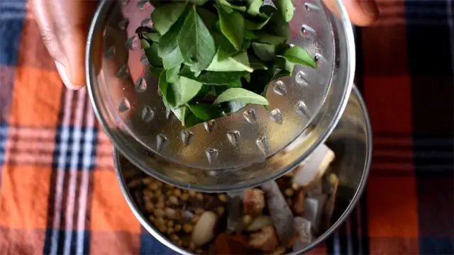 Andhra Chicken Curry (4)