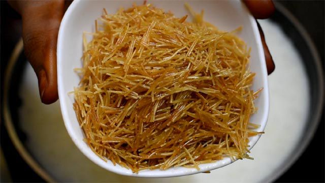 Add roasted vermicelli to make Sabudana Vermicelli Kheer