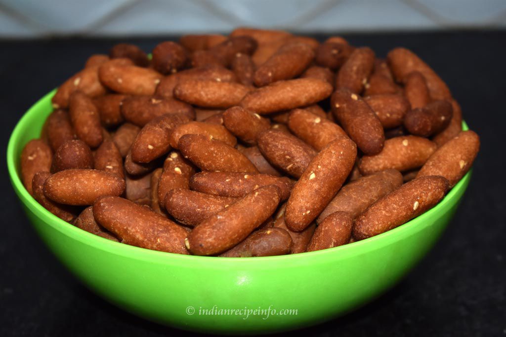 Crispy rice flour snack