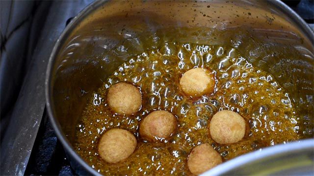 Put butter balls in jaggery syrup
